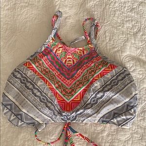 Cute colorful swim top, too big for me